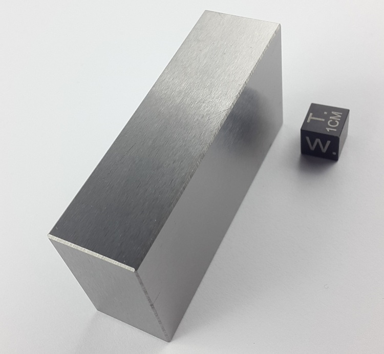 Tungsten Bar 915 g